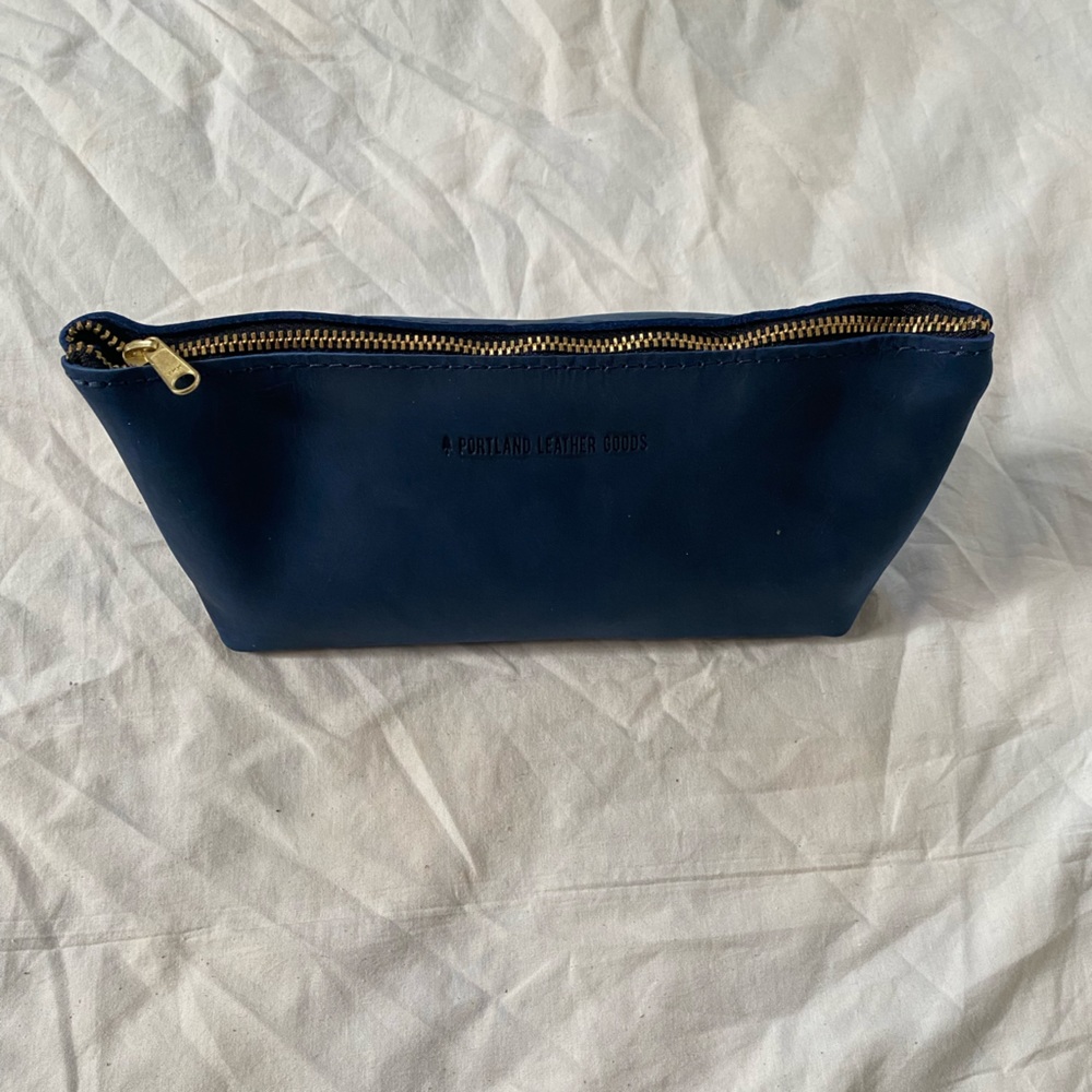 BNNU Portland Leather Utility Bag Deep Water